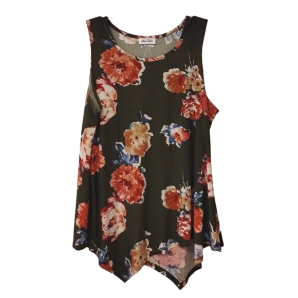 Star Vixen Tops - *5 for $20* Floral tank